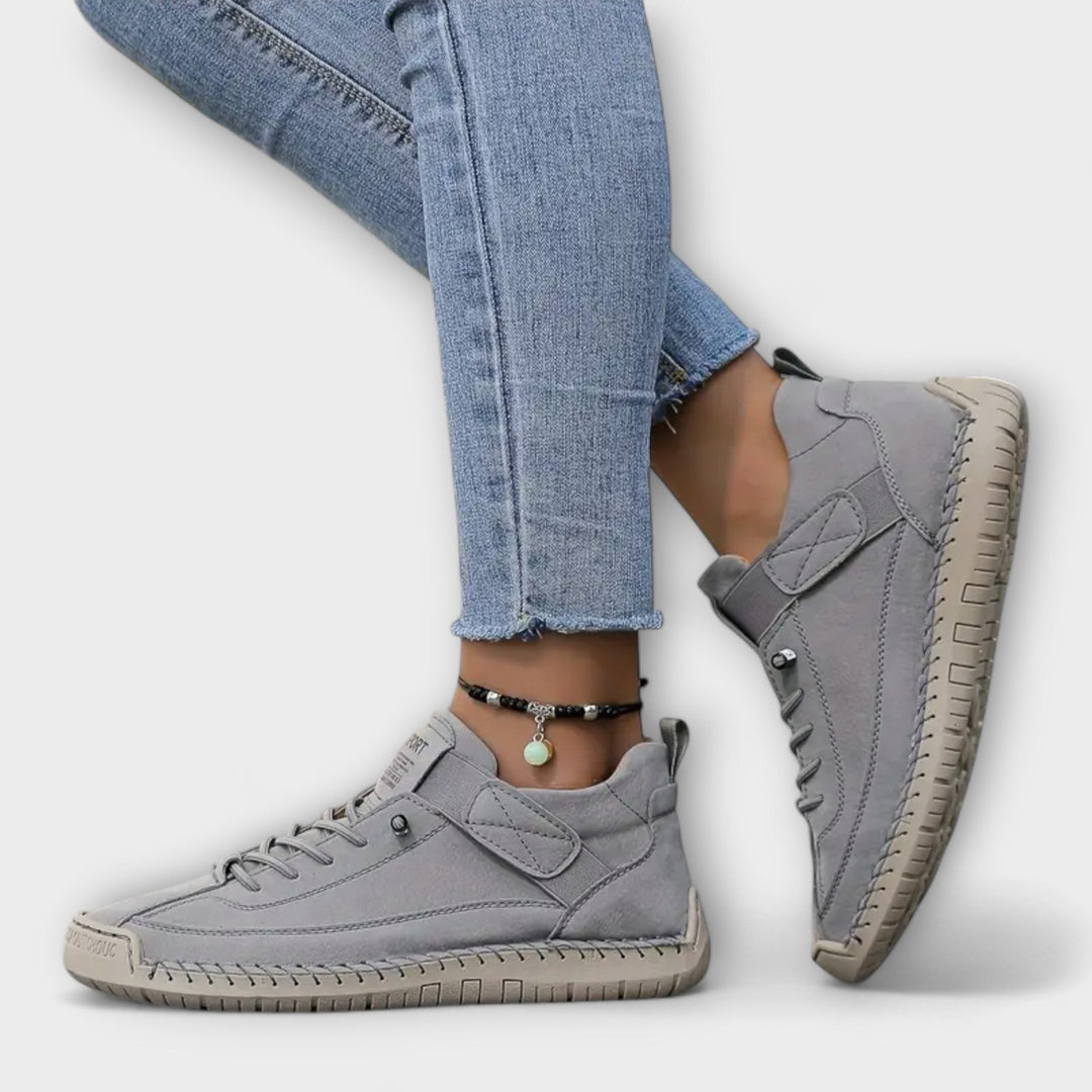 Α timeless Chelsea Sneakers