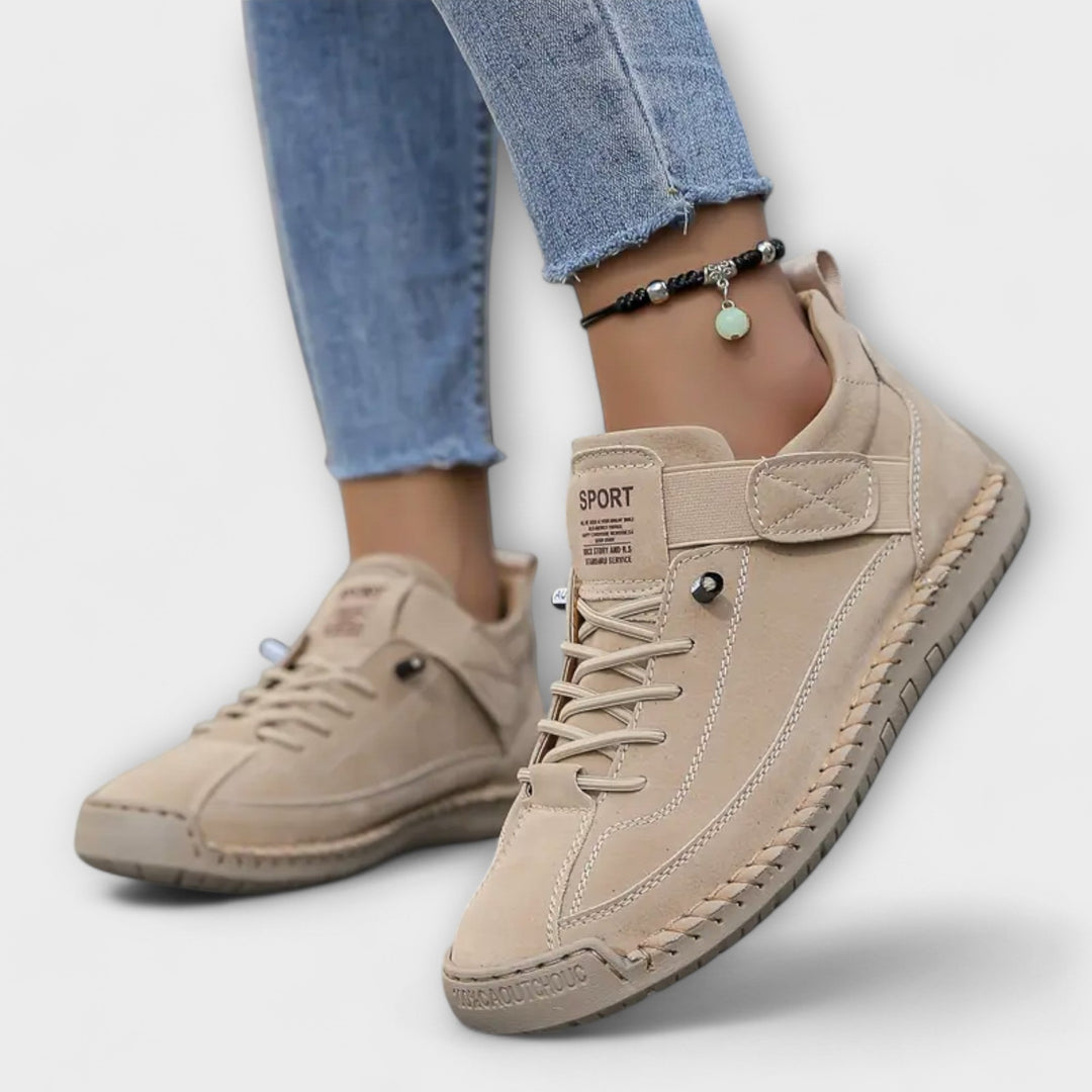 Α timeless Chelsea Sneakers