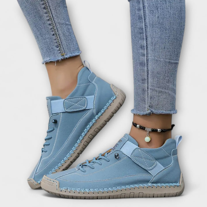 Α timeless Chelsea Sneakers