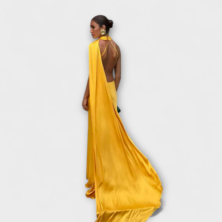 Κομψό Maxikleid με Ανοιχτούς Ώμους και Halter