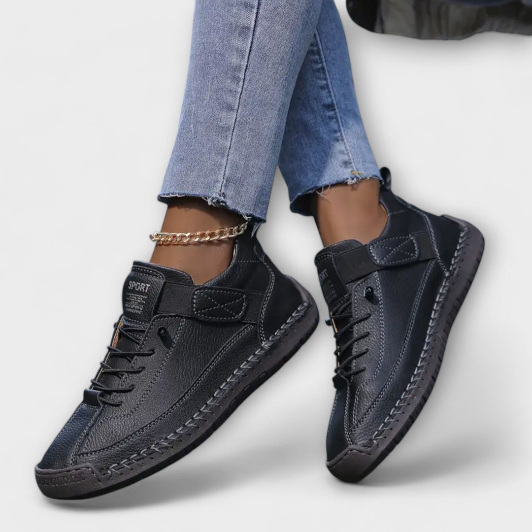 Α timeless Chelsea Sneakers