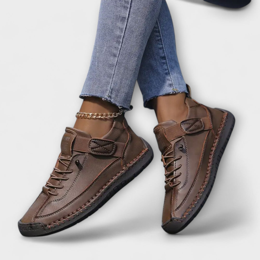 Α timeless Chelsea Sneakers