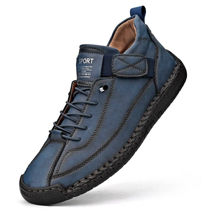 Α timeless Chelsea Sneakers
